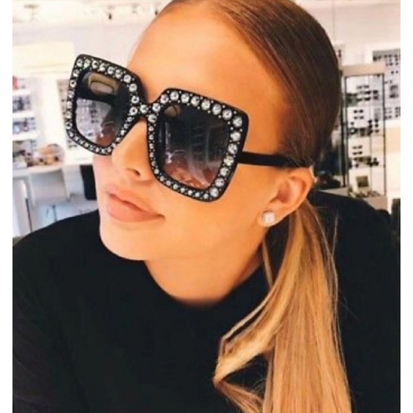 💥6 HOURS PRICE DROP Black Oversized Rhinestone - Picture 2 of 7